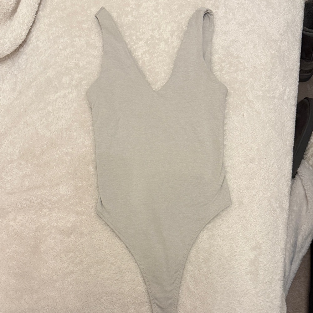Vuori Halo Dreamknit Bodysuit size XS